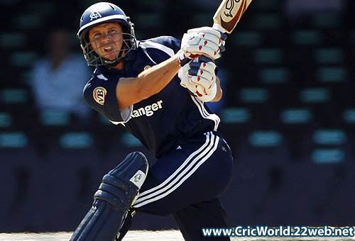 Brad Hodge hit 75 off 61 balls