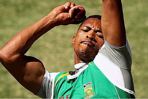 Makhaya Ntini lets it rip at the nets