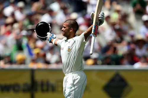 JP Duminy celebrates his hundred