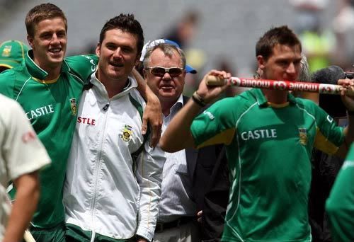 Morne Morkel, Graeme Smith, Mike Procter and Dale Steyn savour the victory