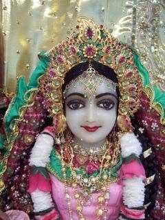 Shri Radha's beauty attracts Krishna