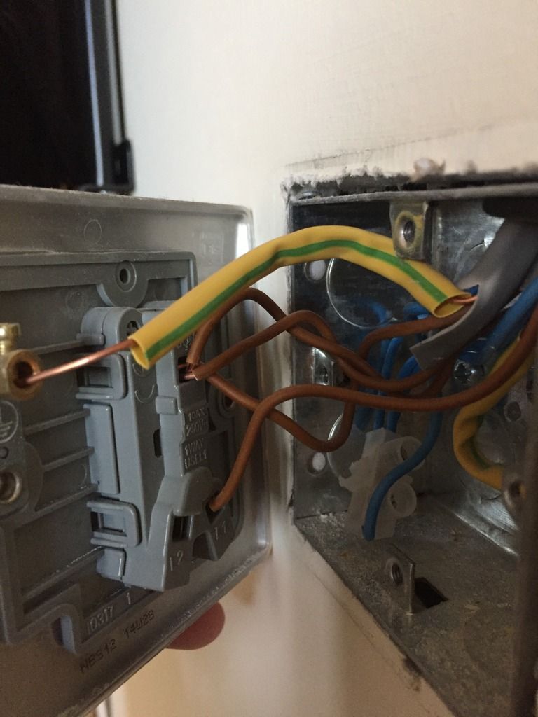 Light switch / extractor fan wiring Page 1 Homes, Gardens and DIY