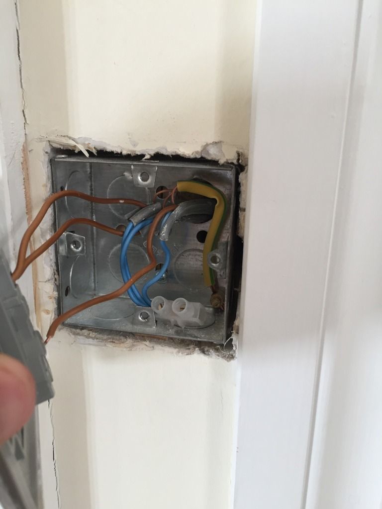 Light switch / extractor fan wiring Page 1 Homes, Gardens and DIY