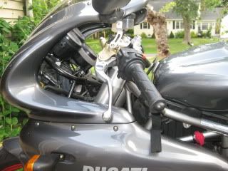 http://i220.photobucket.com/albums/dd197/ozmanbikes/900%20SS%20Senna/IMG_4342.jpg