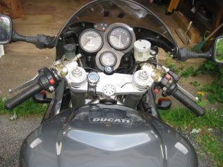 http://i220.photobucket.com/albums/dd197/ozmanbikes/900%20SS%20Senna/IMG_4345.jpg