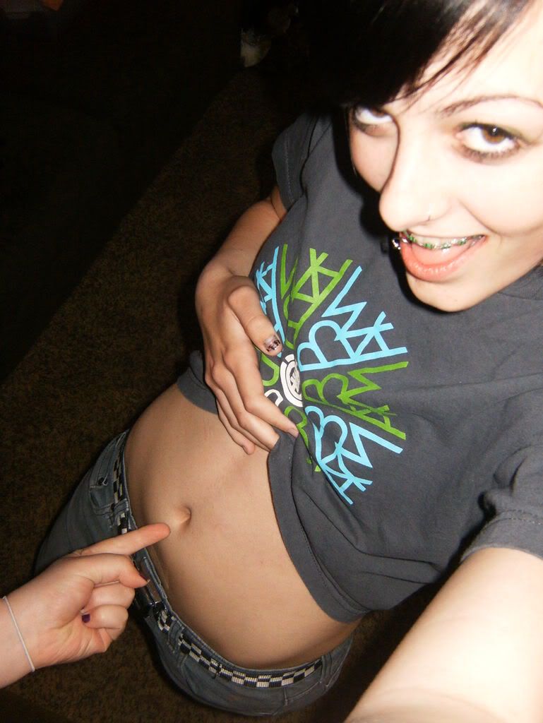 poopeyloop003.jpg me poking brittanys belly button picture by loopylarry