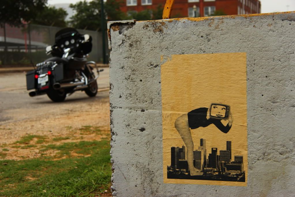 IMAGE: http://i220.photobucket.com/albums/dd243/jeffweissman/Houston%20Graffiti%20Stencils%20Stickers%20Street%20Art/IMG_6273.jpg