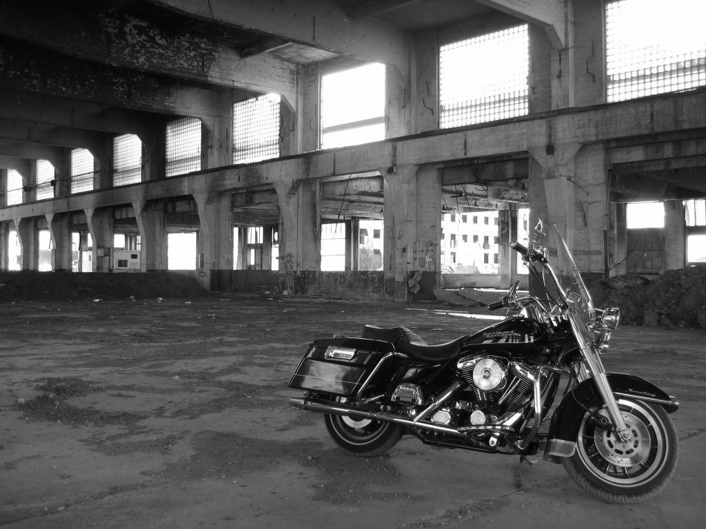 IMAGE: http://i220.photobucket.com/albums/dd243/jeffweissman/Rail%20Road%20Warehouse%20and%20Super%20Fund%20Site%20Houston%20TX/HDRR089.jpg