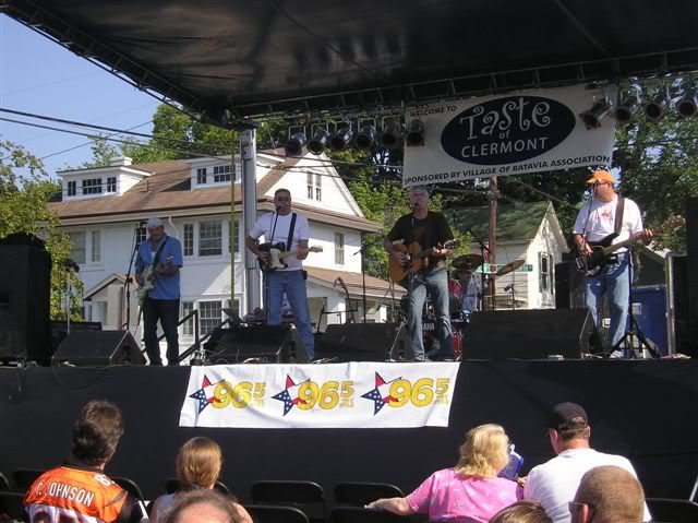 Riverswithband3.jpg