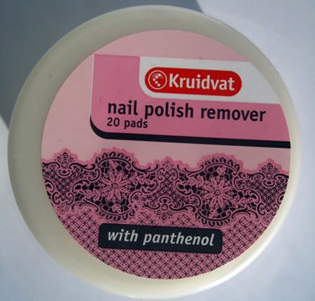 nail polish remover pads
 on Dit is het potje, wat ik best schattig uit vind zien ^^