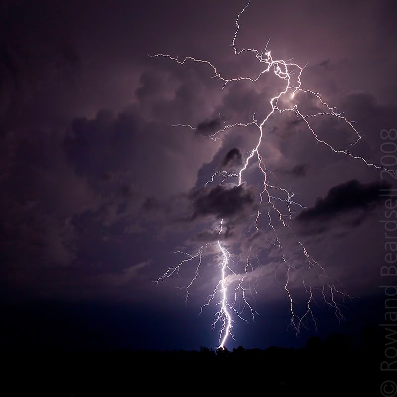 IMAGE: http://i220.photobucket.com/albums/dd64/Thunderstruck_/West%20Season%2008%20to%2009/07_10_08_226_WEB.jpg