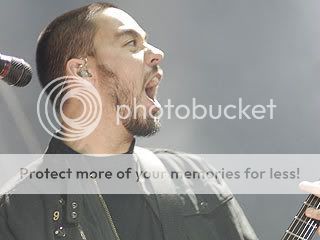 http://i220.photobucket.com/albums/dd185/Place4MyHead_Gallery/Linkin%20Park%20Members/Mike%20Shinoda/_DSC4552.jpg