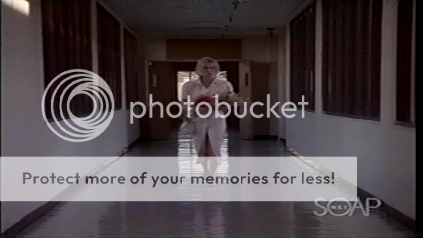 vlcsnap-2014-12-11-22h52m01s164_zpsdc403