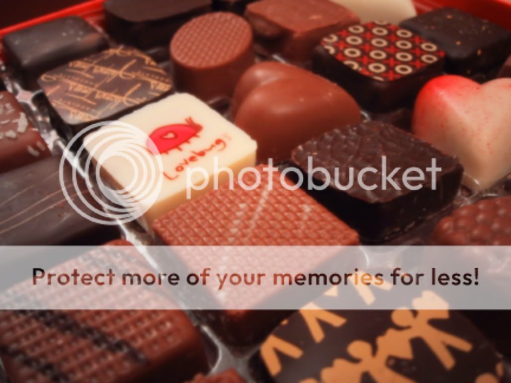 Dark Chocolates With Milk For Valentine Day,Chocolates,Valentine's Day,Dark Chocolates,Milk Chocolate,For give day