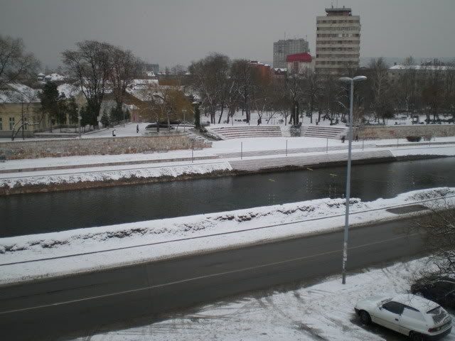 http://i220.photobucket.com/albums/dd42/libi_73/Nis2.jpg