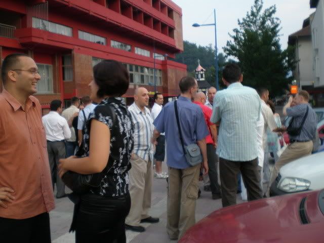 http://i220.photobucket.com/albums/dd42/libi_73/P6270009.jpg